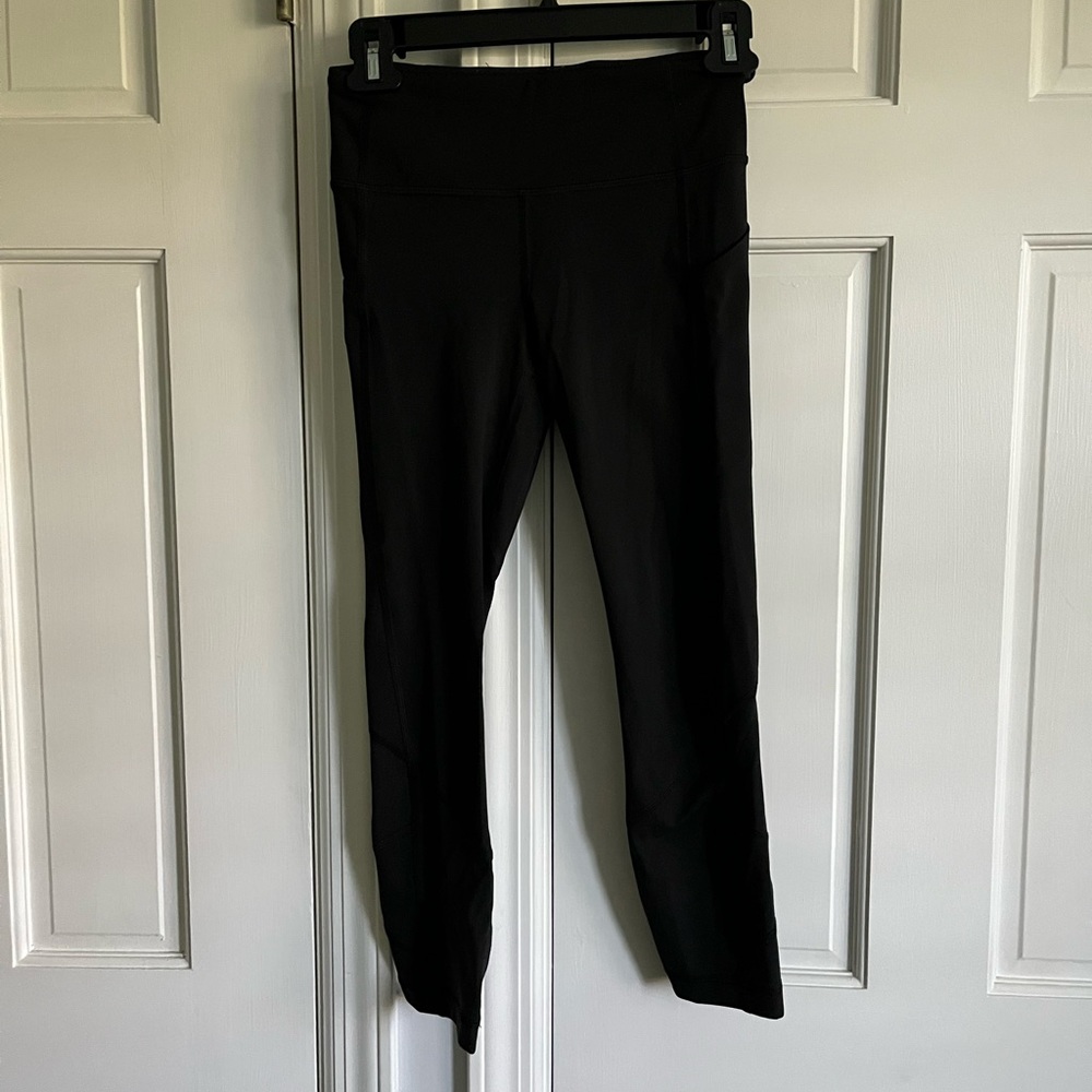 Lululemon 21” Leggings with Pockets, size 2